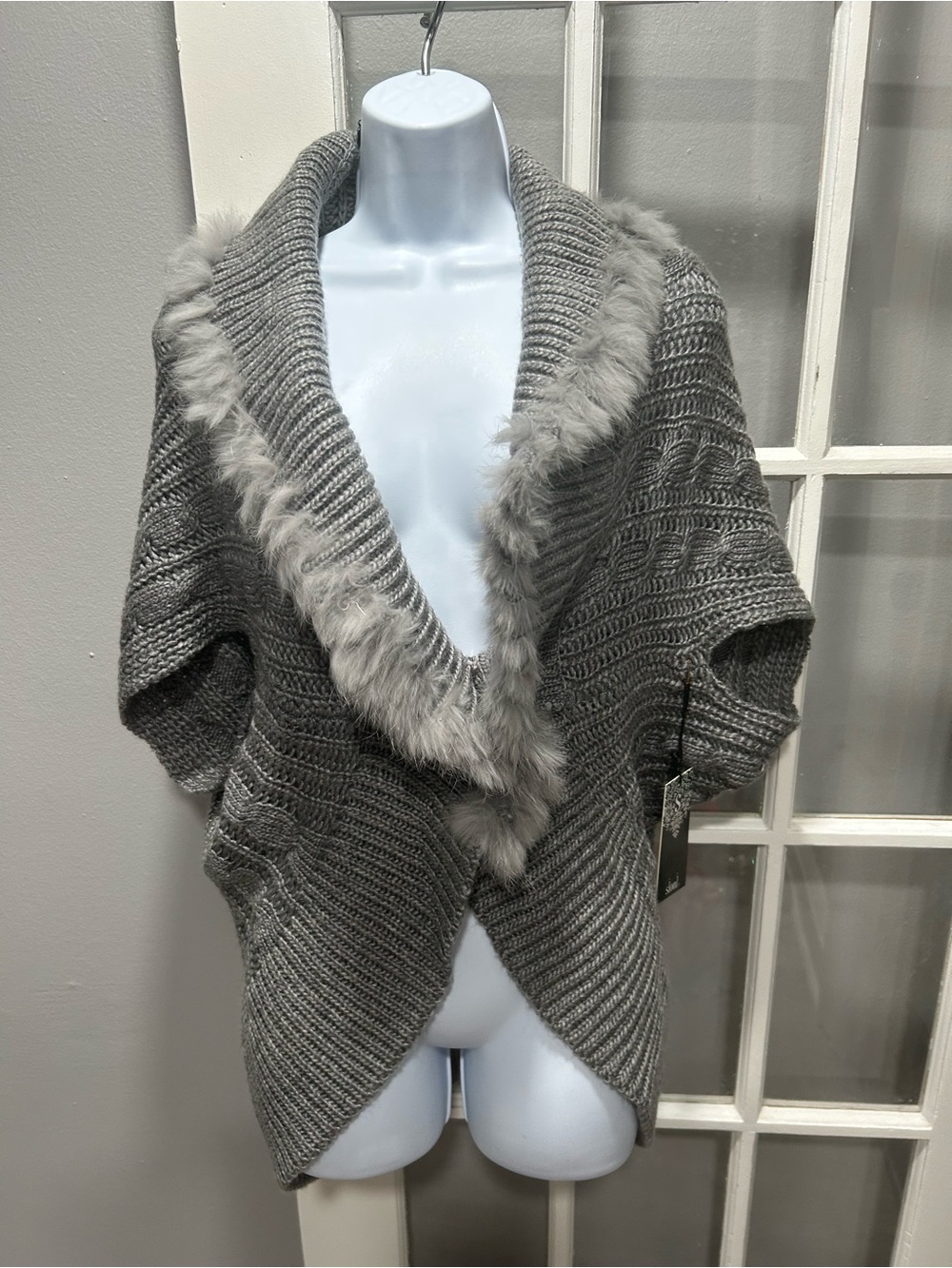Sioni Gray Faux-Fur Trim Knit Shawl Cape
